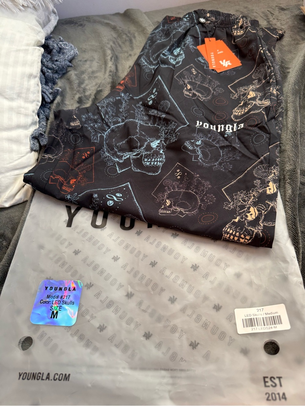 NWT SZ M YoungLA Ugly Skull Sweats LED Skulls #217